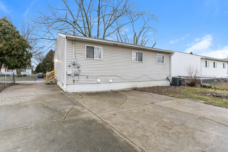 2,000/Mo, 3944 Ivorton Rd E Columbus, OH 43207 Misc View 14