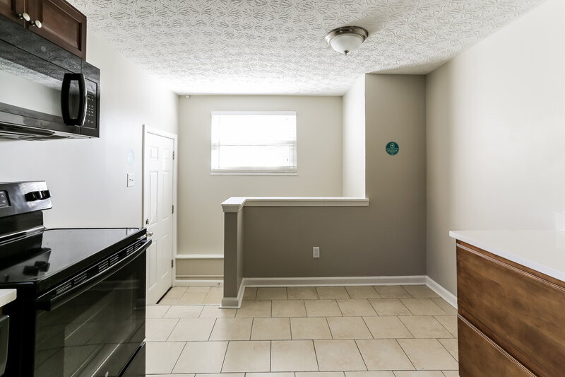 1,650/Mo, 1656 Regents Hill Dr Columbus, OH 43223 Kitchen View