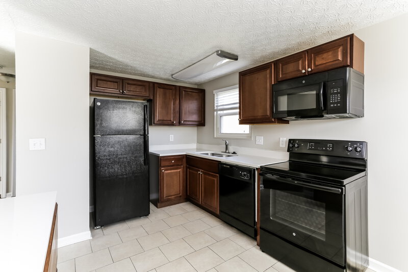 1,650/Mo, 1656 Regents Hill Dr Columbus, OH 43223 Kitchen View 3