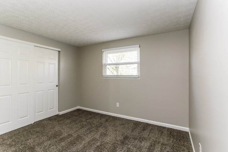 1,650/Mo, 1656 Regents Hill Dr Columbus, OH 43223 Main Bedroom View