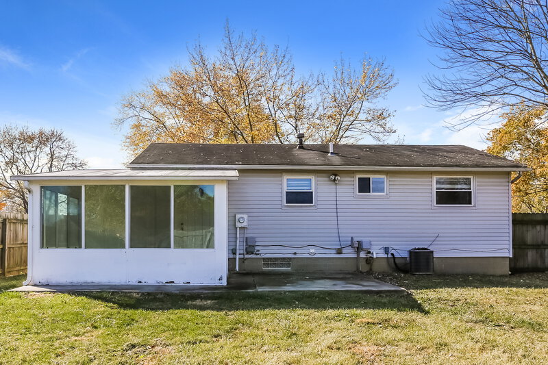 1,650/Mo, 1656 Regents Hill Dr Columbus, OH 43223 Rear View