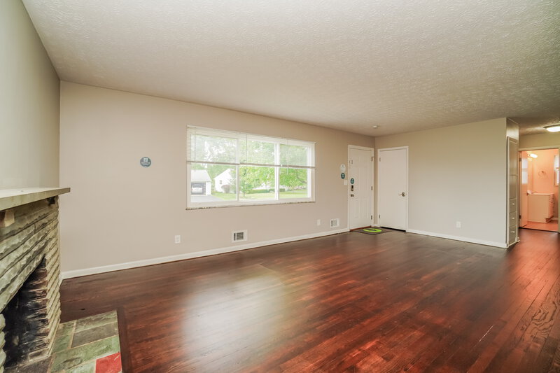 1,650/Mo, 3639 Heywood Dr Hilliard, OH 43026 Living Room View 4