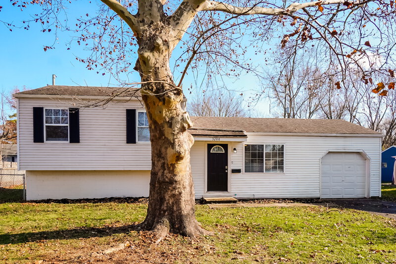 2,570/Mo, 3208 Sundale Rd Columbus, OH 43232 External View