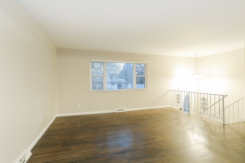 1,655/Mo, 1788 Brinwood Ct Columbus, OH 43232 Living Room View 2