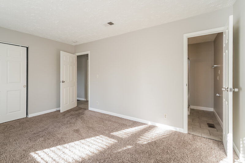 1,730/Mo, 517 Daventry Ln Gahanna, OH 43230 Main Bedroom View