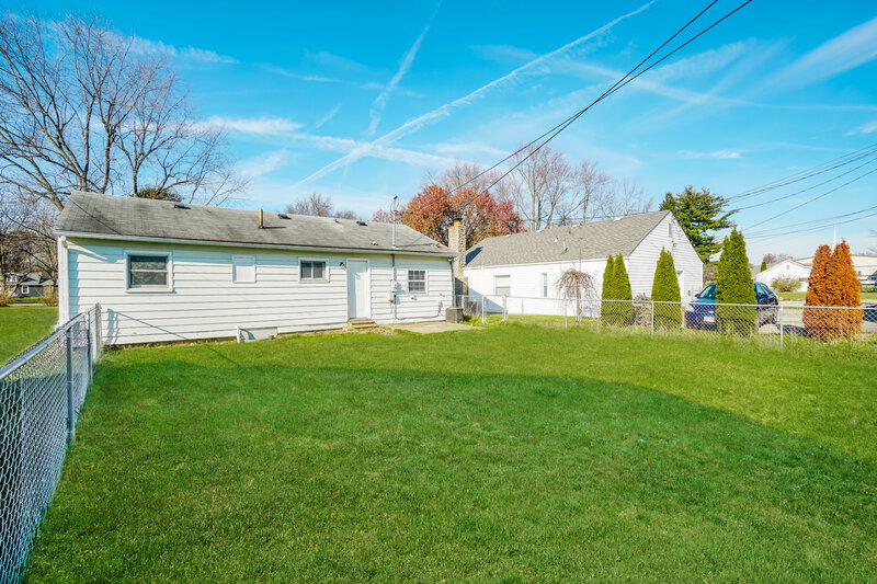 1,440/Mo, 1424 Crest Rd Reynoldsburg, OH 43068 Rear View 2