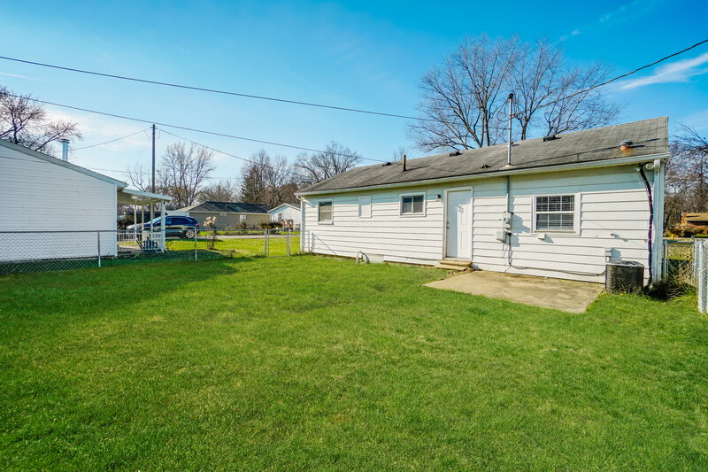 1,440/Mo, 1424 Crest Rd Reynoldsburg, OH 43068 Rear View 3