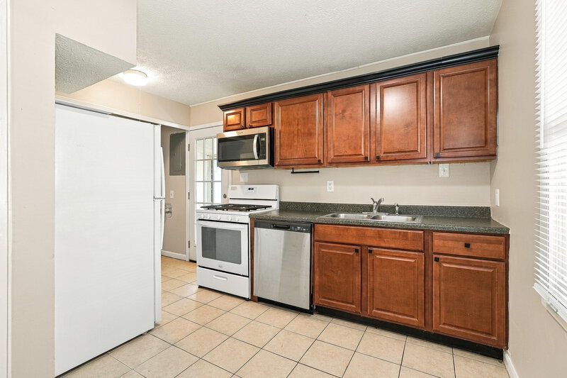1,665/Mo, 1003 Bucknell Rd Columbus, OH 43213 Kitchen View