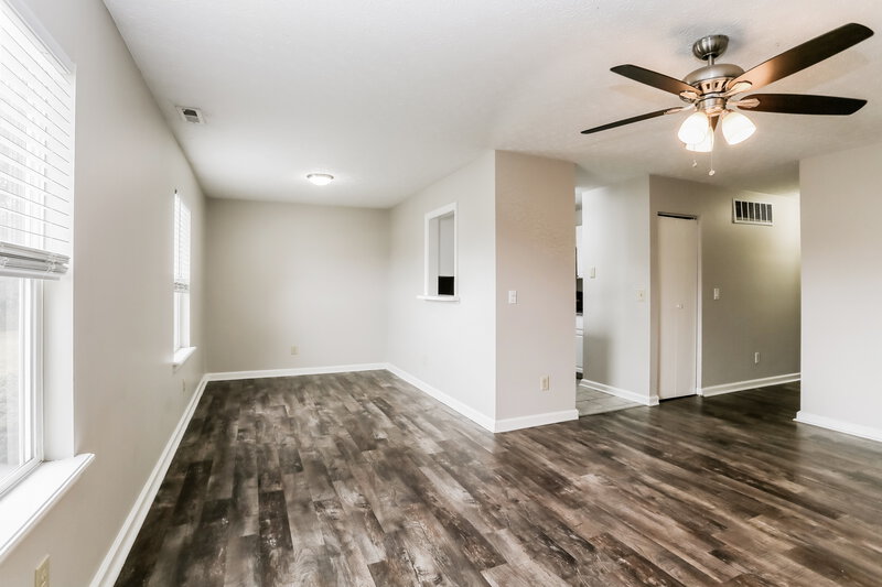 1,665/Mo, 1421 Seiler Ct Columbus, OH 43223 Living Room View