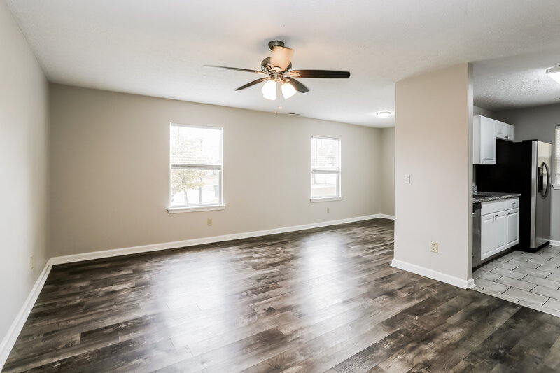 1,665/Mo, 1421 Seiler Ct Columbus, OH 43223 Living Room View 3