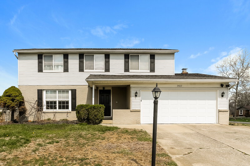 2,340/Mo, 2422 Salem Ave Grove City, OH 43123 External View