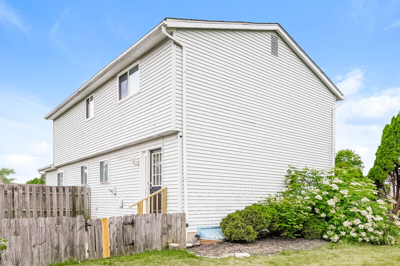 2,500/Mo, 2422 Salem Ave Grove City, OH 43123 Rear View