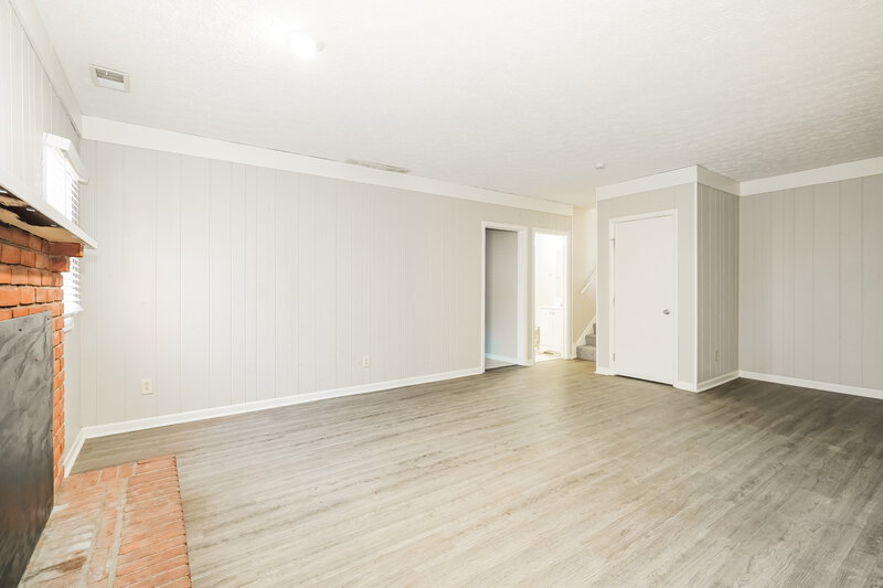 2,595/Mo, 4271 Unroe Ave Grove City, OH 43123 Family Room View 2