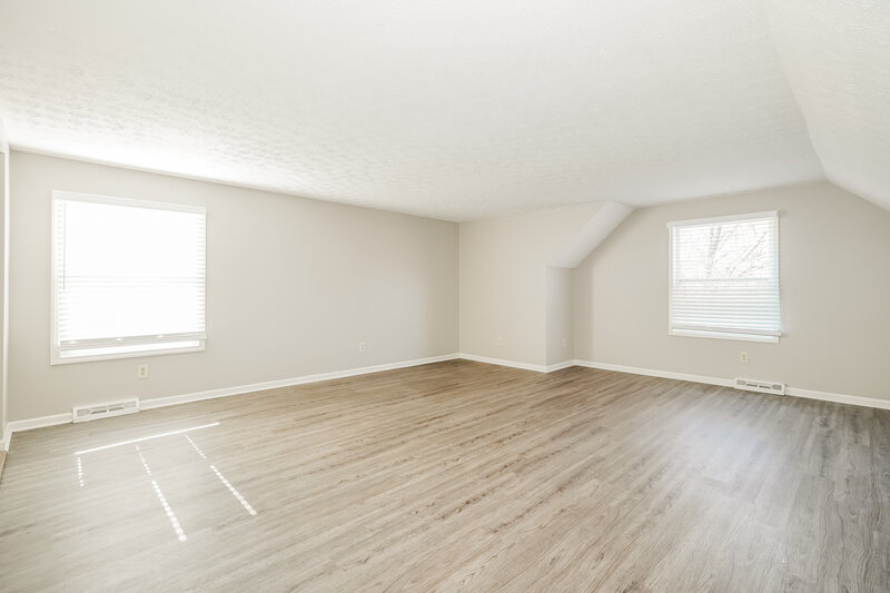 2,595/Mo, 4271 Unroe Ave Grove City, OH 43123 Main Bedroom View 2