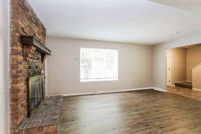 1,935/Mo, 3475 Weyburn Ct Columbus, OH 43232 Living Room View 2