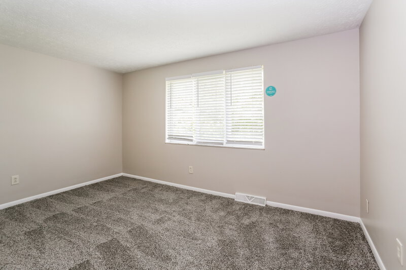 1,935/Mo, 3475 Weyburn Ct Columbus, OH 43232 Main Bedroom View