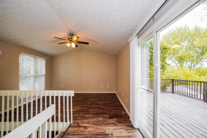 2,650/Mo, 4983 Old Tree Ave Columbus, OH 43228 Living Room View 3