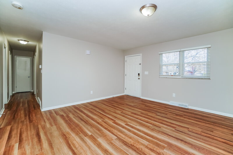 2,230/Mo, 1675 Norma Rd Columbus, OH 43229 Living Room View