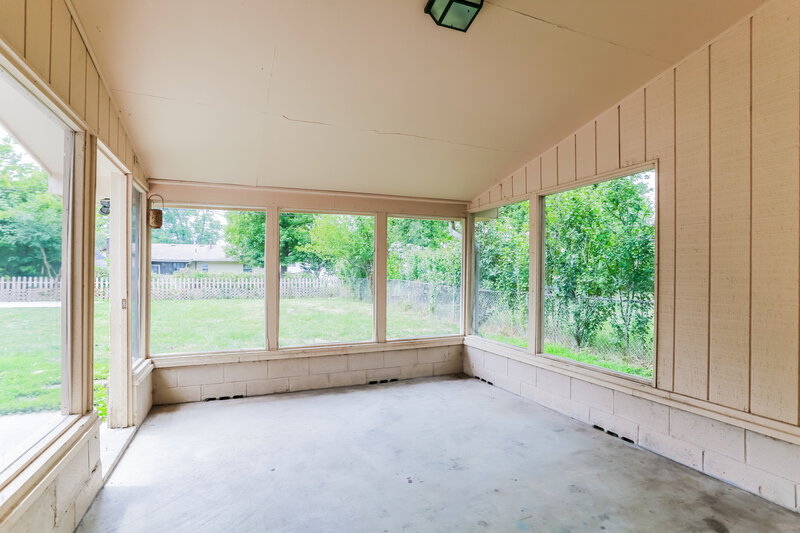 1,885/Mo, 469 Denwood Ct Gahanna, OH 43230 Sun Room View