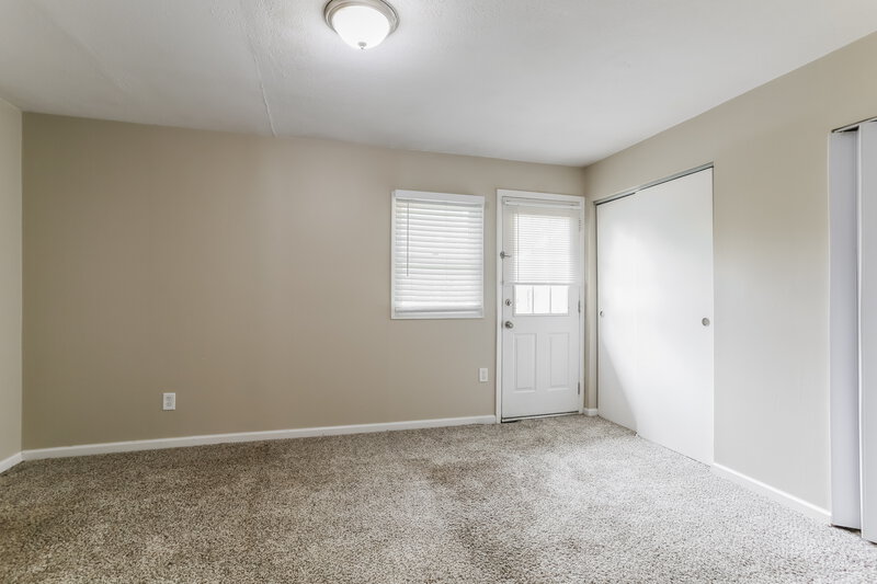 1,885/Mo, 469 Denwood Ct Gahanna, OH 43230 Main Bedroom View