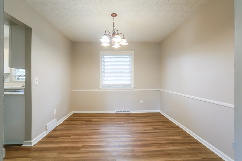 2,350/Mo, 1941 Torchwood Dr Columbus, OH 43229 Dining Room View