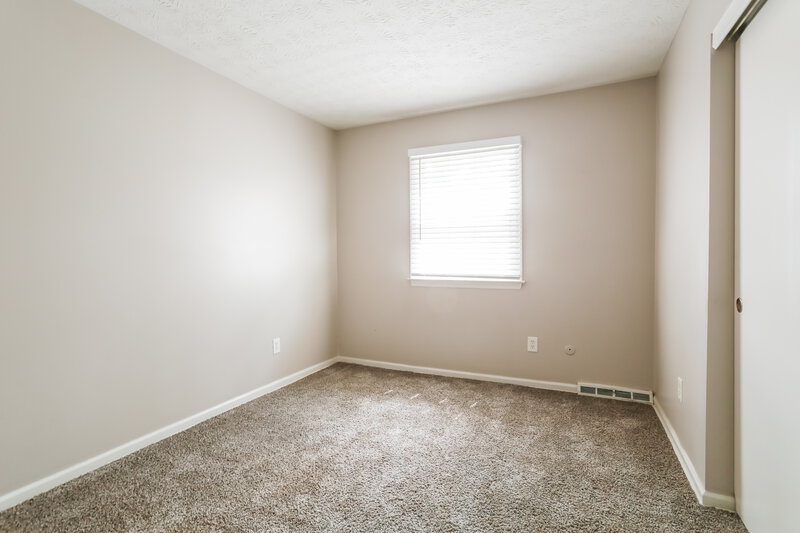 2,350/Mo, 1941 Torchwood Dr Columbus, OH 43229 Bedroom View