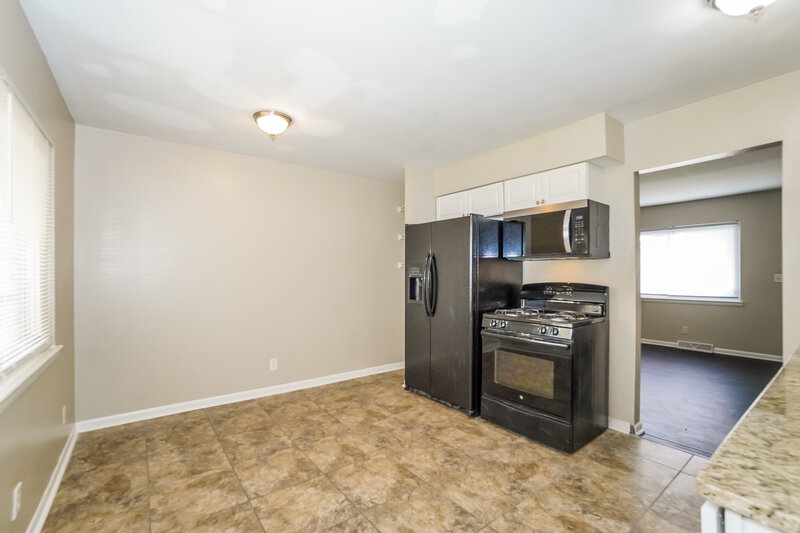 1,395/Mo, 2883 Key Pl Columbus, OH 43207 Kitchen View