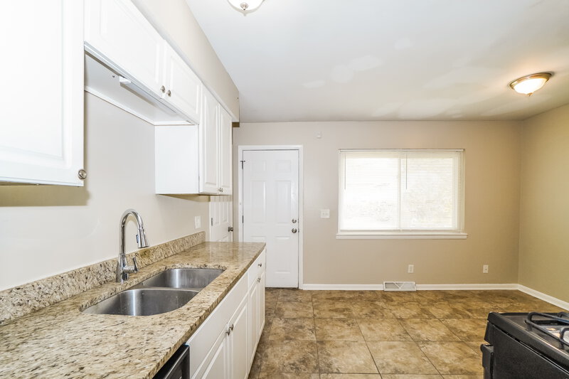 1,395/Mo, 2883 Key Pl Columbus, OH 43207 Kitchen View 2