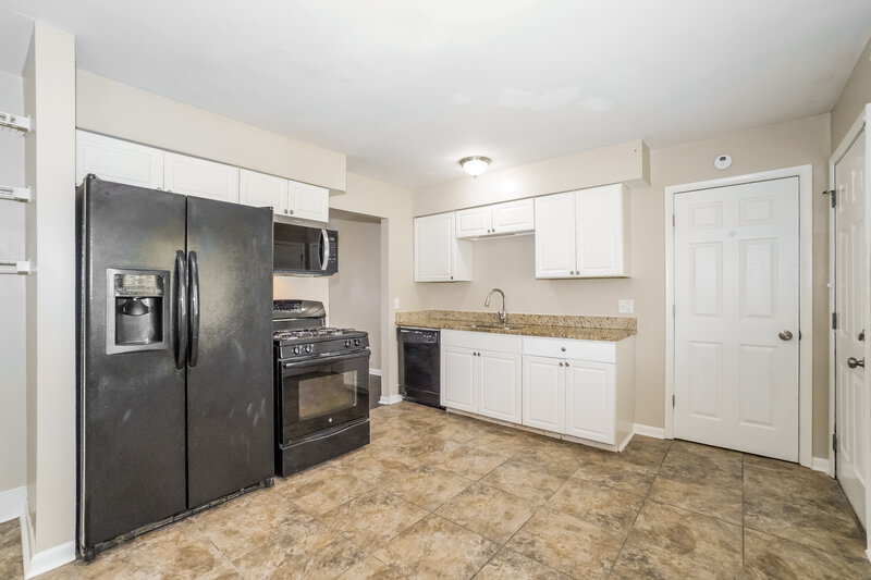 1,395/Mo, 2883 Key Pl Columbus, OH 43207 Kitchen View 3