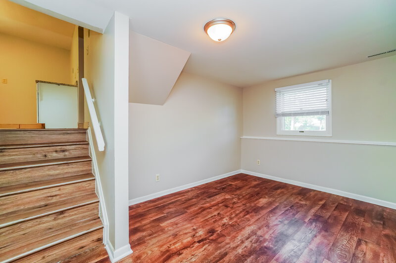 1,680/Mo, 1743 Parkgate Rd Columbus, OH 43229 Family Room View