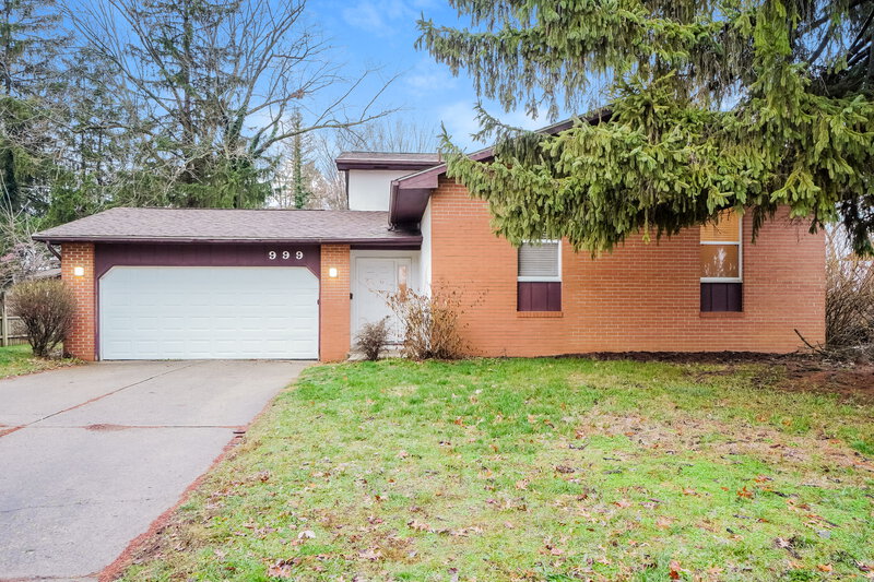 2,300/Mo, 999 Matterhorn Dr Reynoldsburg, OH 43068 External View