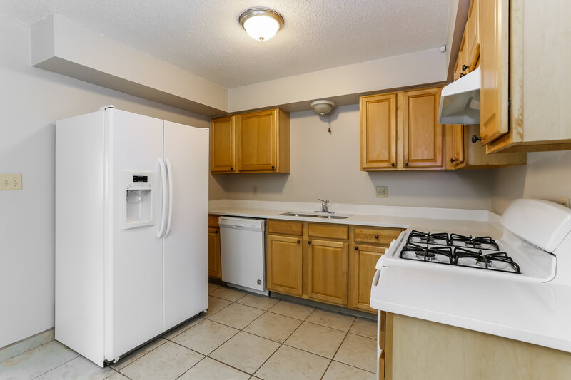 2,400/Mo, 2400 Lisbon Dr Columbus, OH 43232 Misc View 4