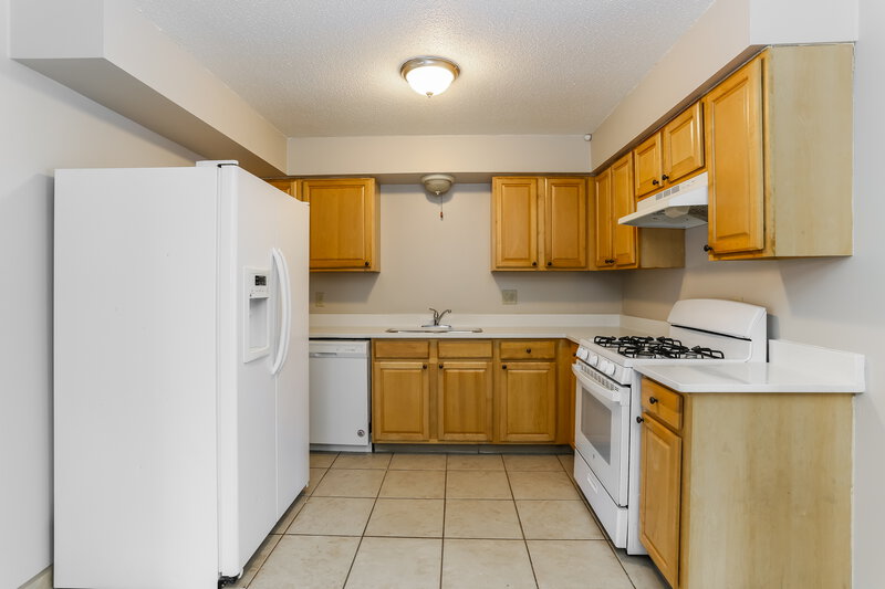 2,400/Mo, 2400 Lisbon Dr Columbus, OH 43232 Misc View 5