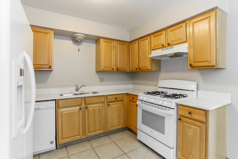 2,400/Mo, 2400 Lisbon Dr Columbus, OH 43232 Misc View 6