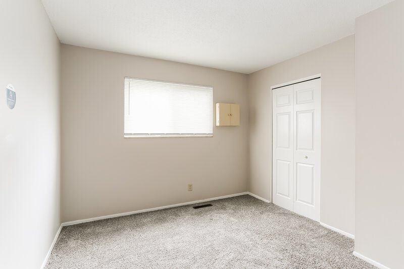 2,400/Mo, 2400 Lisbon Dr Columbus, OH 43232 Misc View 12