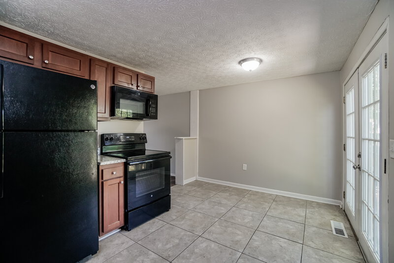 1,660/Mo, 5148 Cherry Creek Pkwy N Columbus, OH 43228 Kitchen View 3