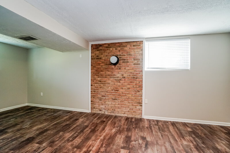 1,660/Mo, 5148 Cherry Creek Pkwy N Columbus, OH 43228 Family Room View 3