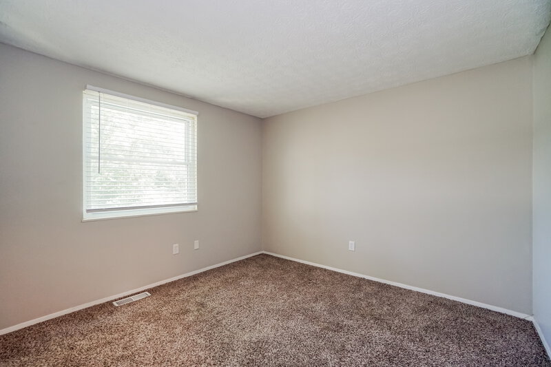 1,660/Mo, 5148 Cherry Creek Pkwy N Columbus, OH 43228 Bedroom View