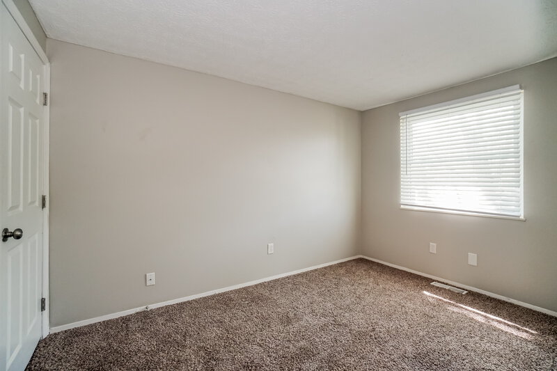 1,660/Mo, 5148 Cherry Creek Pkwy N Columbus, OH 43228 Bedroom View 3