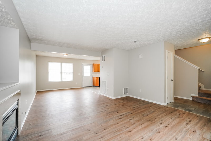 2,205/Mo, 1859 Canopy Ln Columbus, OH 43219 Living Room View 2