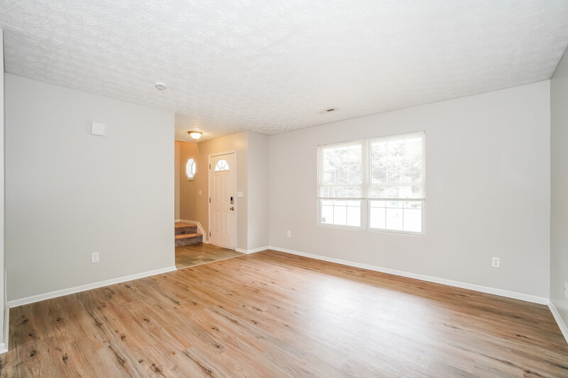 2,205/Mo, 1859 Canopy Ln Columbus, OH 43219 Living Room View 3