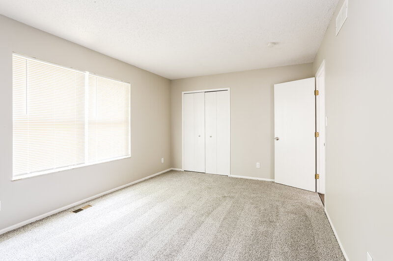 1,670/Mo, 3008 Fox Chaple Dr Columbus, OH 43232 Main Bedroom View