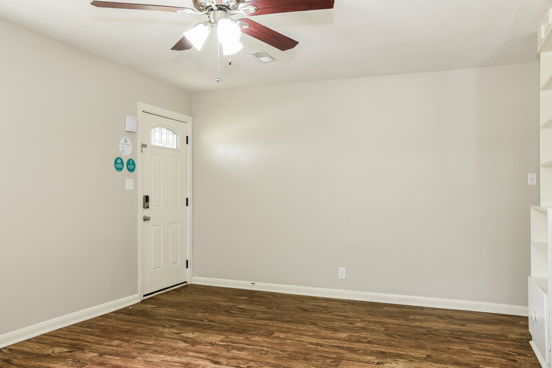 1,945/Mo, 2876 Brownlee Ave Columbus, OH 43209 Living Room View