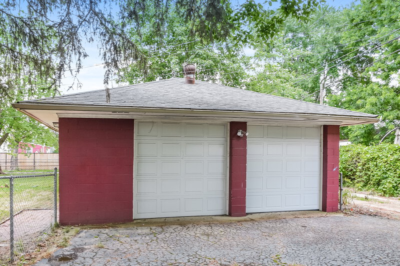 1,945/Mo, 2876 Brownlee Ave Columbus, OH 43209 Rear View