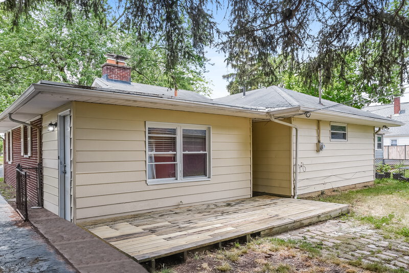 1,945/Mo, 2876 Brownlee Ave Columbus, OH 43209 Rear View 2