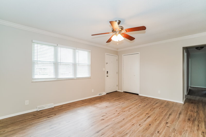 1,845/Mo, 1532 Bolenhill Ave Columbus, OH 43229 Living Room View