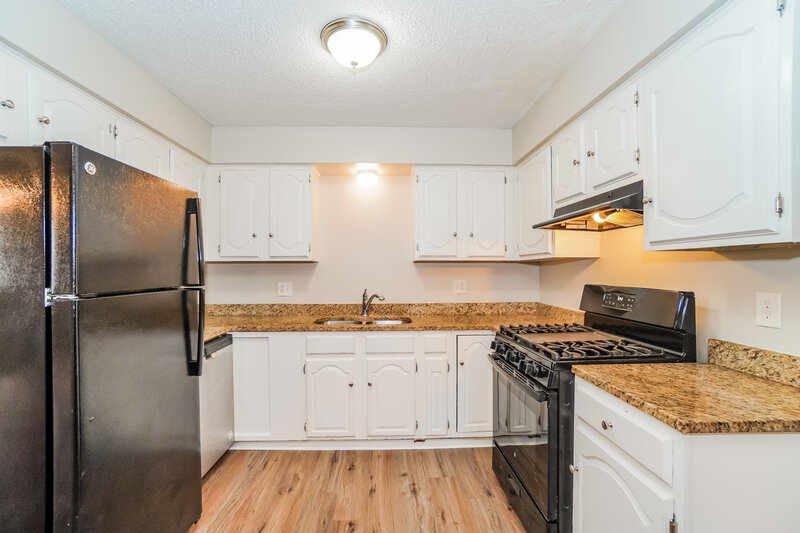 1,845/Mo, 1532 Bolenhill Ave Columbus, OH 43229 Kitchen View