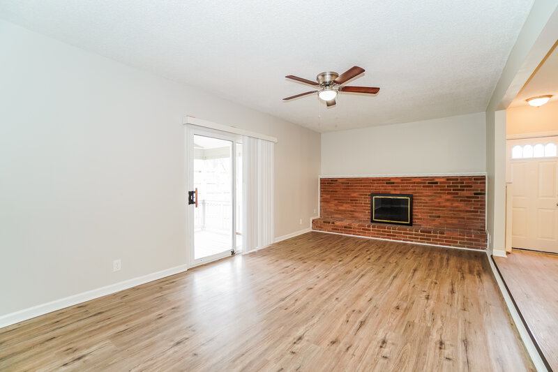 1,845/Mo, 1532 Bolenhill Ave Columbus, OH 43229 Family Room View 2