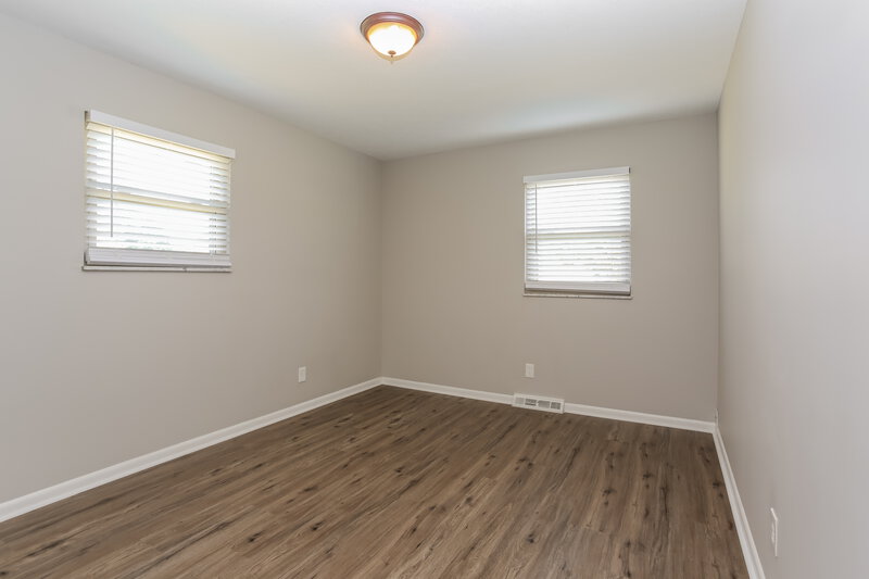 2,005/Mo, 5152 Sassafras Rd Columbus, OH 43229 Main Bedroom View