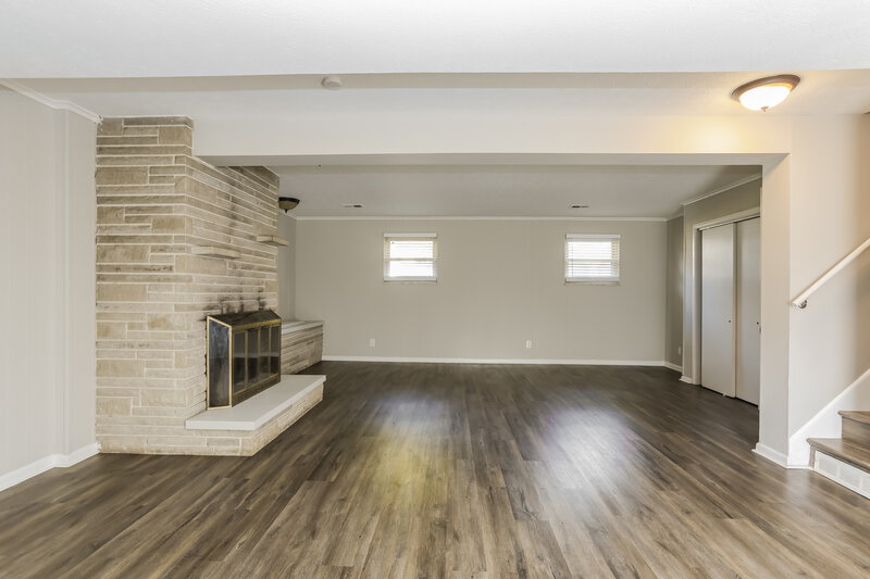 2,005/Mo, 5152 Sassafras Rd Columbus, OH 43229 Family Room View 2